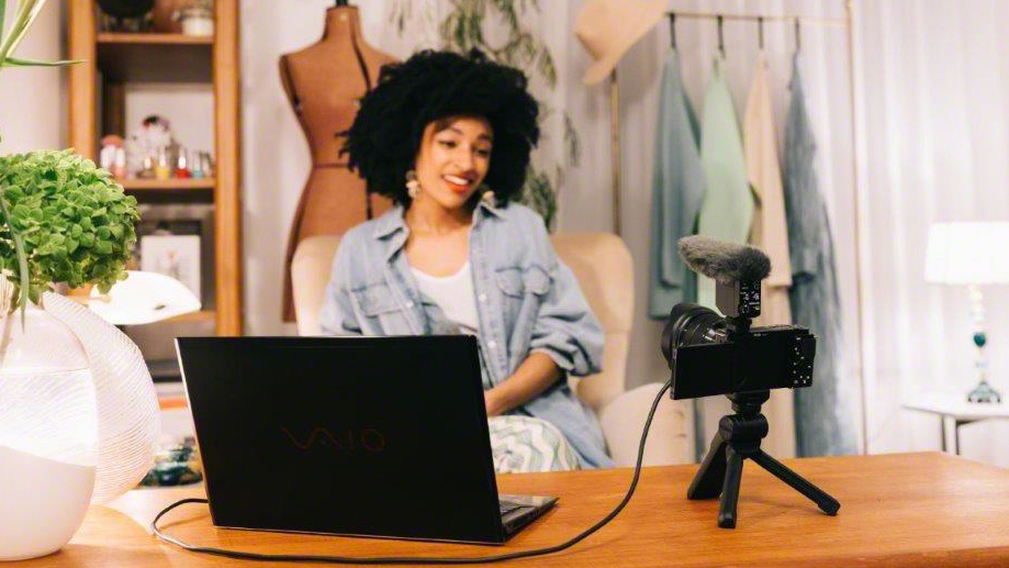 Cámara Compacta Sony DSC ZV-E10 VLOG Cuerpo Negro IMG_1772440