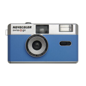 swiss+go novocolor cámara 35mm con flash azul reutilizable con funda